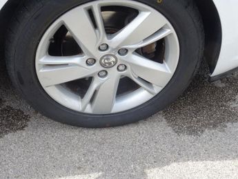 VAUXHALL ASTRA 2.0 CDTi SRi Hatchback 5dr Diesel Auto Euro 5 (165 ps)