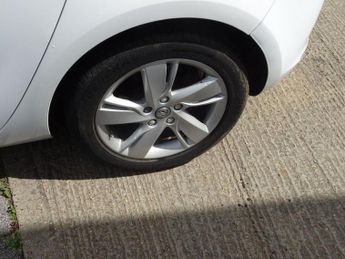 VAUXHALL ASTRA 2.0 CDTi SRi Hatchback 5dr Diesel Auto Euro 5 (165 ps)