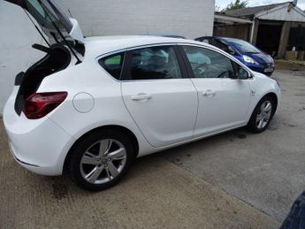 VAUXHALL ASTRA 2.0 CDTi SRi Hatchback 5dr Diesel Auto Euro 5 (165 ps)