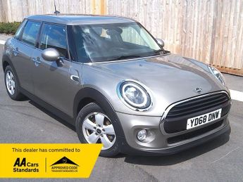 MINI Hatch 1.5 Cooper Classic Hatchback 5dr Petrol Steptronic Euro 6 (s/s) 