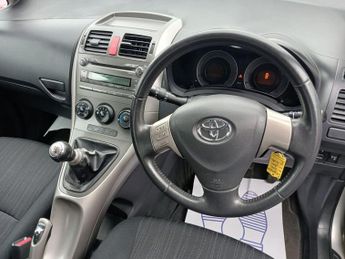 TOYOTA AURIS 1.6 VVT-i T3 Hatchback 5dr Petrol Manual (166 g/km, 124 bhp)