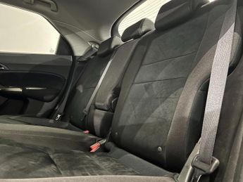 HONDA CIVIC 1.8 i-VTEC ES Hatchback 5dr Petrol Manual (155 g/km, 138 bhp)