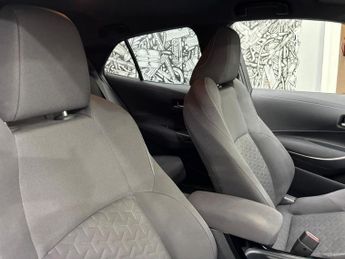TOYOTA COROLLA 1.8 VVT-h Design Hatchback 5dr Petrol Hybrid CVT Euro 6 (s/s) (1