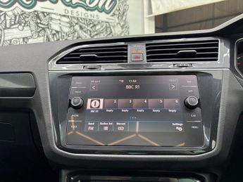 VOLKSWAGEN TIGUAN 2.0 TDI SEL SUV 5dr Diesel Manual 4Motion Euro 6 (s/s) (150 ps)