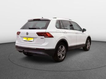 VOLKSWAGEN TIGUAN 2.0 TDI SEL SUV 5dr Diesel Manual 4Motion Euro 6 (s/s) (150 ps)