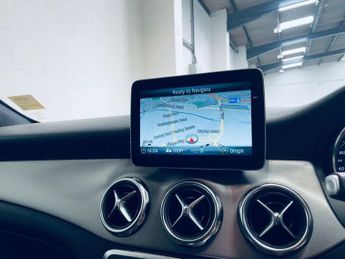 MERCEDES-BENZ GLA 1.6 GLA200 AMG Line (Premium) SUV 5dr Petrol Manual Euro 6 (s/s)