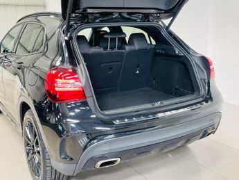 MERCEDES-BENZ GLA 1.6 GLA200 AMG Line (Premium) SUV 5dr Petrol Manual Euro 6 (s/s)
