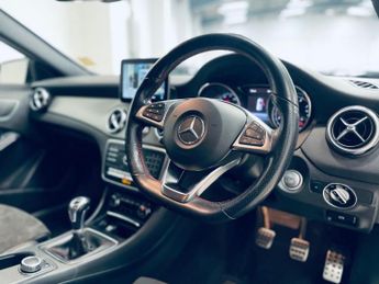 MERCEDES-BENZ GLA 1.6 GLA200 AMG Line (Premium) SUV 5dr Petrol Manual Euro 6 (s/s)
