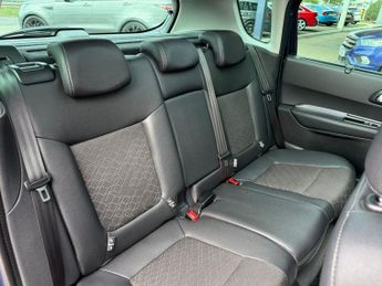 PEUGEOT 3008 1.6 BlueHDi Allure SUV 5dr Diesel ETG Euro 6 (s/s) (120 ps)