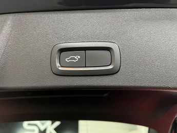 VOLVO XC40 1.5h T5 Twin Engine Recharge 10.7kWh Inscription Pro SUV 5dr Pet
