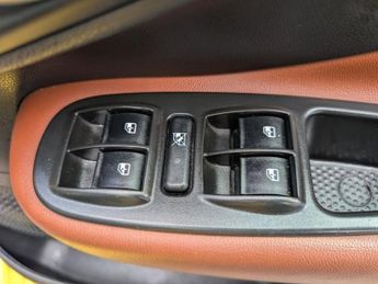 FIAT 500L 1.3 MultiJet Trekking MPV 5dr Diesel Dualogic Euro 5 (s/s) (85 b