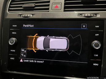 VOLKSWAGEN E-GOLF 35.8kWh e-Golf Hatchback 5dr Electric Auto (136 ps)