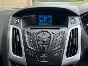 FORD FOCUS 1.6 Zetec Estate 5dr Petrol Powershift Euro 5 (125 ps)