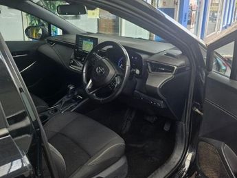 TOYOTA COROLLA 2.0 VVT-h GPF Icon Tech Touring Sports 5dr Petrol Hybrid CVT Eur
