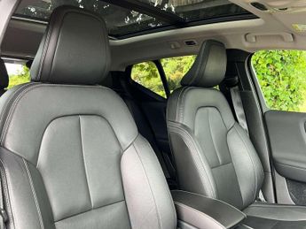 VOLVO XC40 2.0 XC40 Inscription Pro T4 Auto 5dr