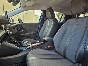 PEUGEOT E-208 50kWh Allure Premium Hatchback 5dr Electric Auto (136 ps)