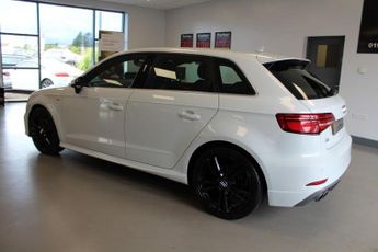 AUDI A3 2.0 TFSI S line Sportback 5dr Petrol S Tronic Euro 6 (s/s) (190 