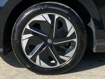 MG Mg4 64kWh Trophy Long Range Hatchback 5dr Electric Auto (203 ps)