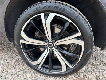 VOLVO XC60 2.0h T6 Recharge 11.6kWh R-Design SUV 5dr Petrol Plug-in Hybrid 