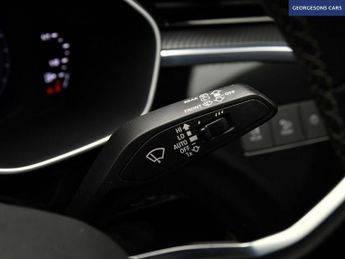 AUDI Q3 1.5 TFSI CoD 35 S line SUV 5dr Petrol S Tronic Euro 6 (s/s) (150