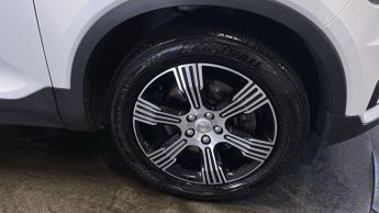 VOLVO XC40 2.0 T4 Inscription SUV 5dr Petrol Auto AWD Euro 6 (s/s) (190 ps)