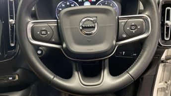 VOLVO XC40 2.0 T4 Inscription SUV 5dr Petrol Auto AWD Euro 6 (s/s) (190 ps)