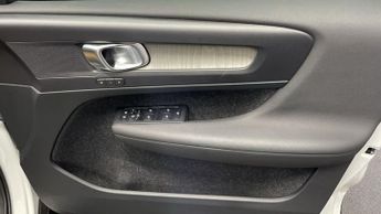 VOLVO XC40 2.0 T4 Inscription SUV 5dr Petrol Auto AWD Euro 6 (s/s) (190 ps)