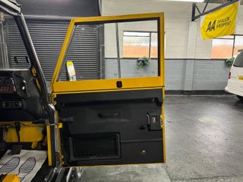 LAND ROVER DEFENDER 90 300 Tdi Pick Up Soft Top Conversion 