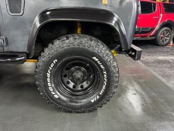 LAND ROVER DEFENDER 90 300 Tdi Pick Up Soft Top Conversion 