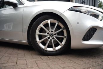MERCEDES-BENZ A-CLASS 1.5 A180d Sport (Executive) Hatchback 5dr Diesel 7G-DCT Euro 6 (
