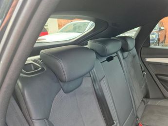 AUDI Q5 2.0 TDI 40 S line Sportback 5dr Diesel S Tronic quattro Euro 6 (