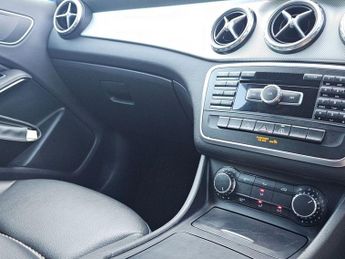 MERCEDES-BENZ GLA 2.1 GLA200 CDI Sport SUV 5dr Diesel 7G-DCT Euro 6 (s/s) (136 ps)