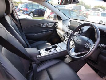 HYUNDAI KONA 64kWh Premium SE SUV 5dr Electric Auto (204 ps)