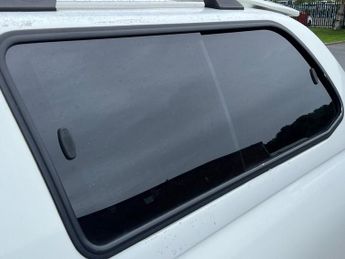 MITSUBISHI L200 2.5 DI-D Barbarian Black Pickup Double Cab 4dr Diesel Manual 4WD