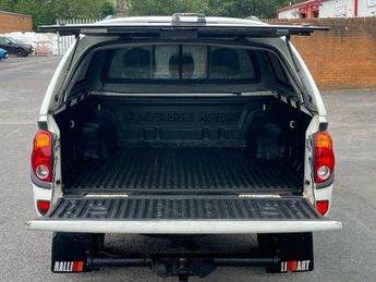 MITSUBISHI L200 2.5 DI-D Barbarian Black Pickup Double Cab 4dr Diesel Manual 4WD