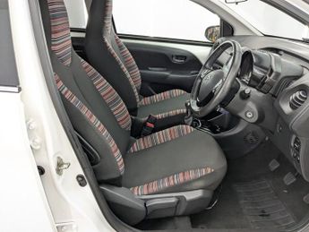 CITROEN C1 1.0 VTi Shine Hatchback 5dr Petrol Manual Euro 6 (s/s) (72 ps)