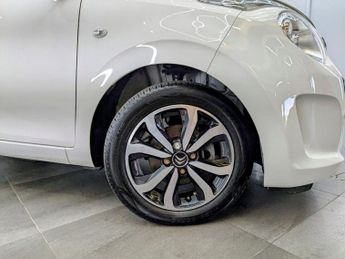 CITROEN C1 1.0 VTi Shine Hatchback 5dr Petrol Manual Euro 6 (s/s) (72 ps)