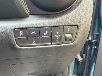 HYUNDAI KONA 64kWh PREMIUM SUV 5 DOOR ELECTRIC AUTO  (7KW Charger) 