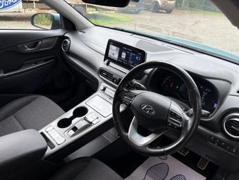HYUNDAI KONA 64kWh Premium SUV 5dr Electric Auto (7kW Charger) (204 ps)
