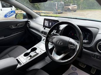 HYUNDAI KONA 64kWh PREMIUM SUV 5 DOOR ELECTRIC AUTO  (7KW Charger) 