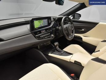 LEXUS ES 2.5 300h Saloon 4dr Petrol Hybrid E-CVT Euro 6 (s/s) (218 ps)