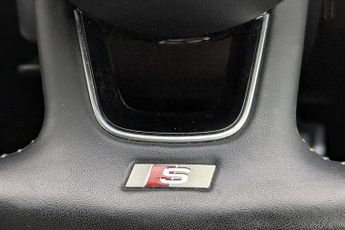 AUDI A3 1.5 TFSI CoD Black Edition Sportback 5dr Petrol S Tronic Euro 6 