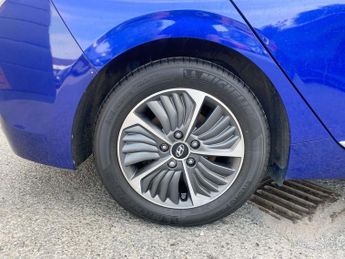 HYUNDAI IONIQ 1.6 h-GDi 8.9kWh Premium SE Hatchback 5dr Petrol Plug-in Hybrid 