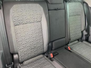 VOLKSWAGEN TIGUAN 1.5 TSI Life SUV 5dr Petrol DSG Euro 6 (s/s) (150 ps)