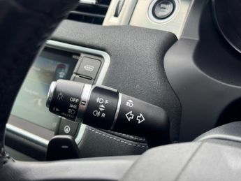 LAND ROVER RANGE ROVER EVOQUE 2.0 TD4 SE Tech SUV 5dr Diesel Auto 4WD Euro 6 (s/s) (180 ps)