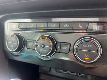 VOLKSWAGEN TIGUAN 1.4 TSI R-Line SUV 5dr Petrol DSG Euro 6 (s/s) (150 ps)