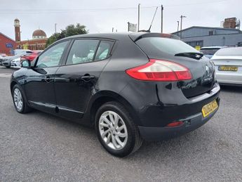 RENAULT MEGANE 1.5 dCi Dynamique TomTom Hatchback 5dr Diesel Manual Euro 5 (s/s