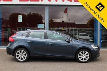 VOLVO V40 1.5 T3 Inscription Hatchback 5dr Petrol Auto Euro 6 (s/s) (152 p