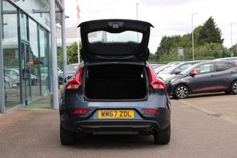 VOLVO V40 1.5 T3 Inscription Hatchback 5dr Petrol Auto Euro 6 (s/s) (152 p