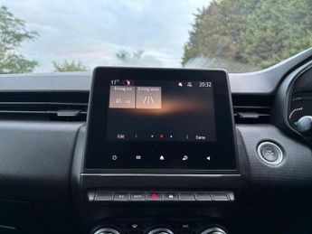 RENAULT CLIO 1.6 E-TECH Evolution Hatchback 5dr Petrol Hybrid Auto Euro 6 (s/